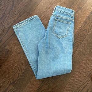 Mom Jeans. Distressed Size Small/2/26” waist‎